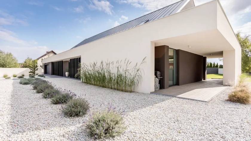 A well design house curb made after home remodeling